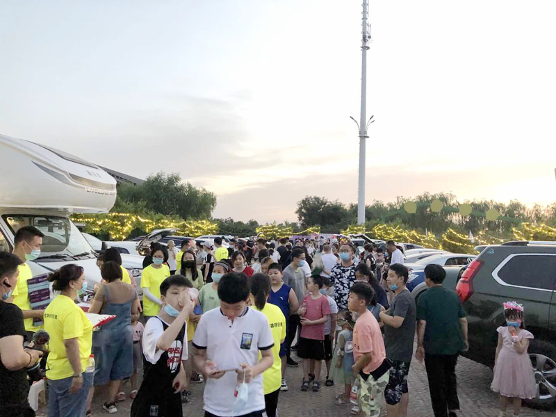 夏令營挑戰地攤經濟，覽眾房車不一樣的活動