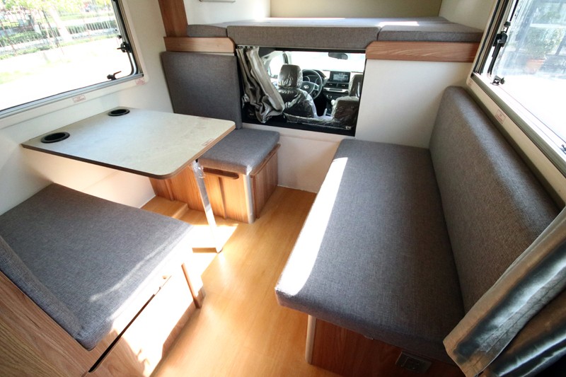 想要大床房車，可以看這兩款