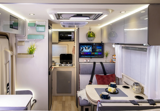 自由炮領銜，引爆成都房車展